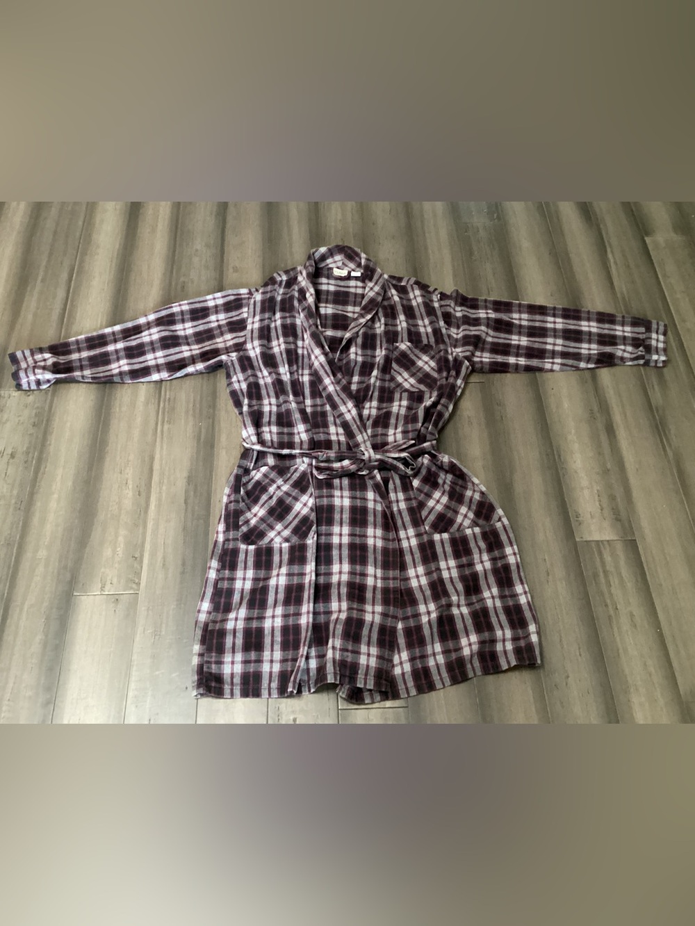 LL Bean Men’s Large Plaid Lightweight Robe Embroidered Intials